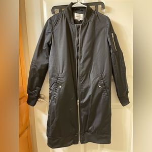 MEMBERS ONLY LONG BLACK BOMBER JACKET IN MEDIUM